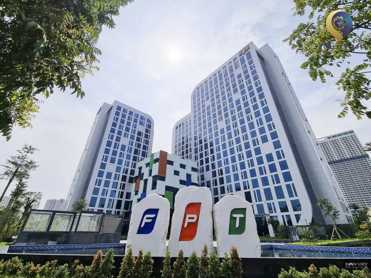 Toàn cảnh tòa nhà FPT Tower nhìn từ bên ngoài